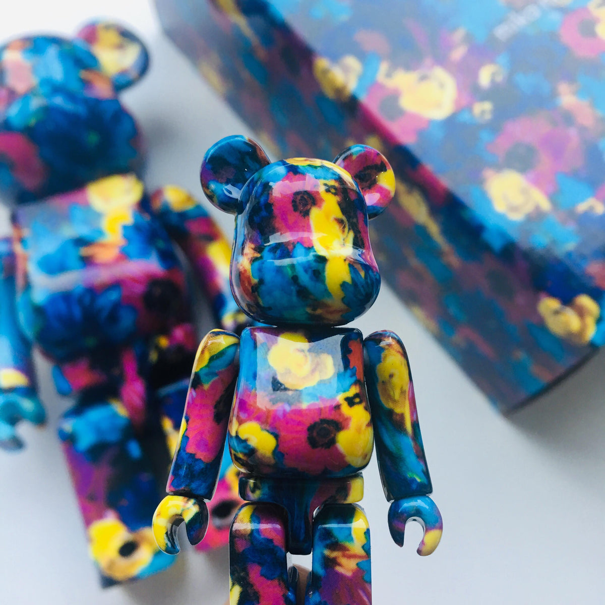 Mika Ninagawa Anemone 100% + 400% Bearbrick Set from Medicom Toy