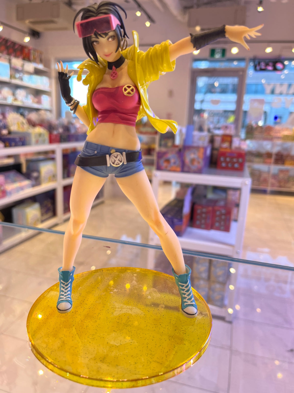 Jubilee X-men Toy figure by Kotobukiya - 1