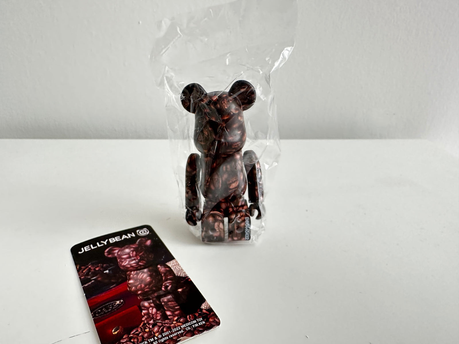 Jellybean - Bearbrick series 44 by Medicom Toy - 1