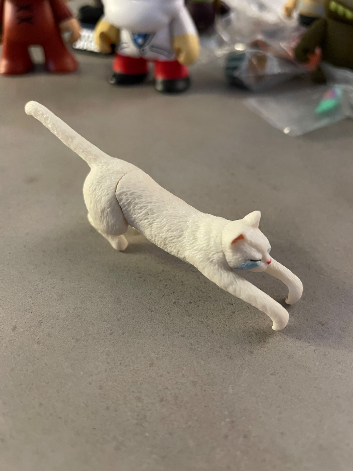Japanese Gachapon stretching cat - 1