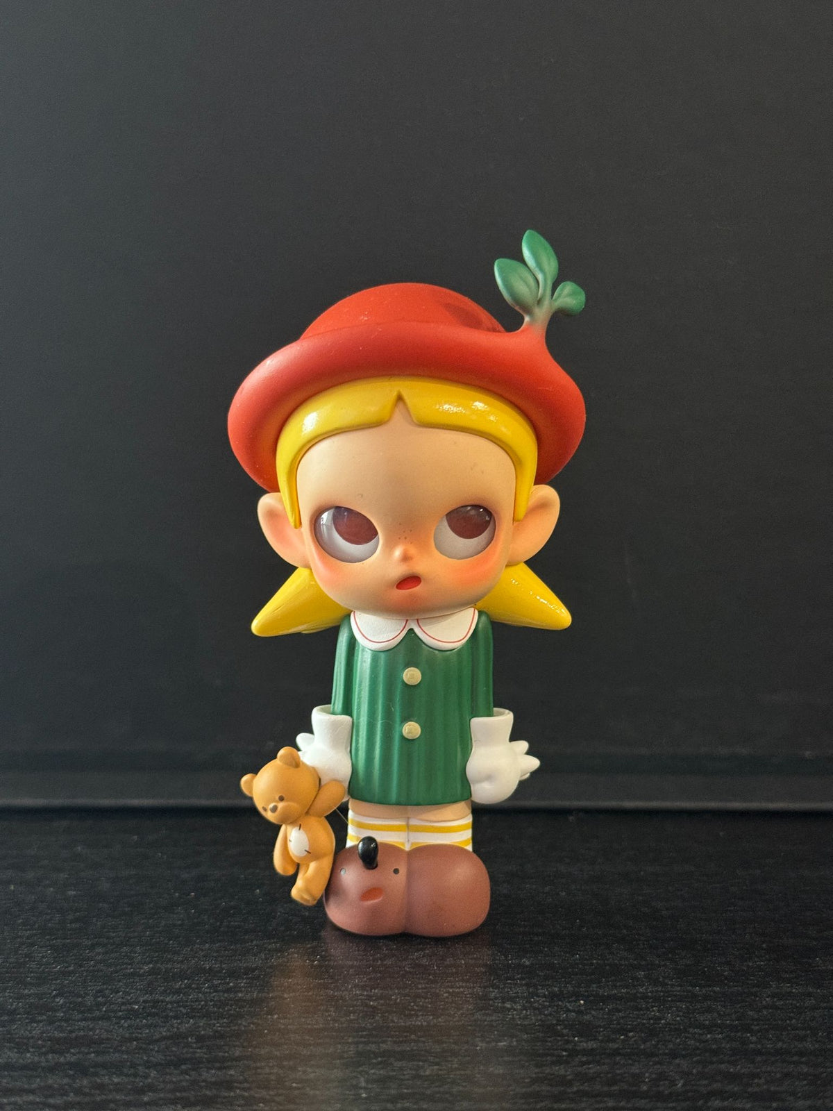 Growing - Zsiga Walking Into the Forest - POPMART - 1