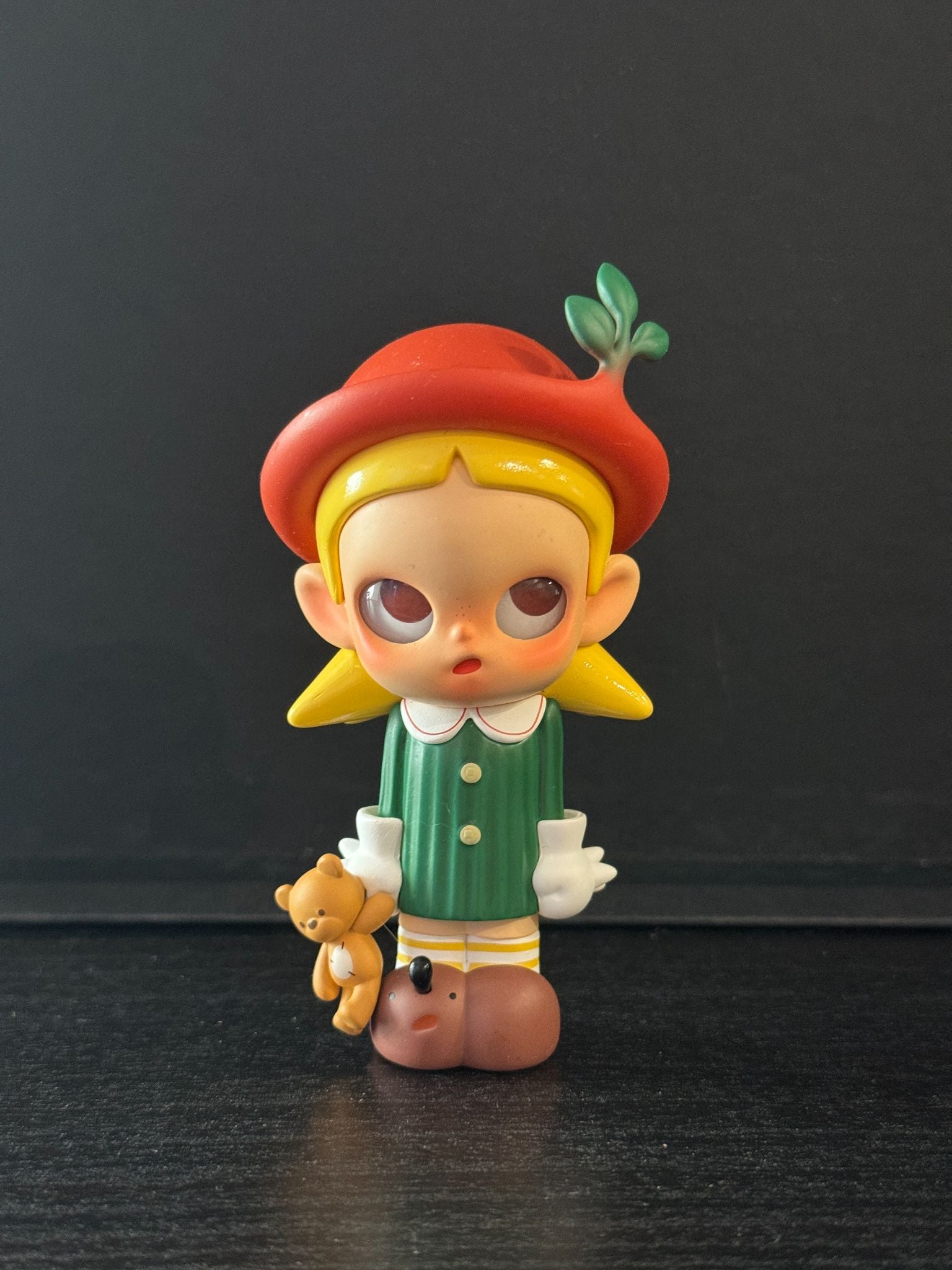 Growing - Zsiga Walking Into the Forest - POPMART - 1