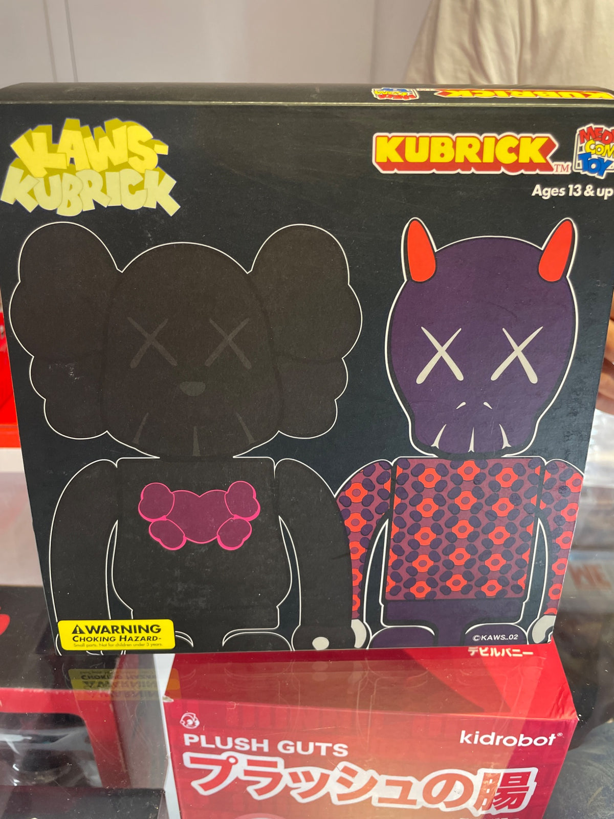 Kaws x medicom bus stop series volume 1 - 1