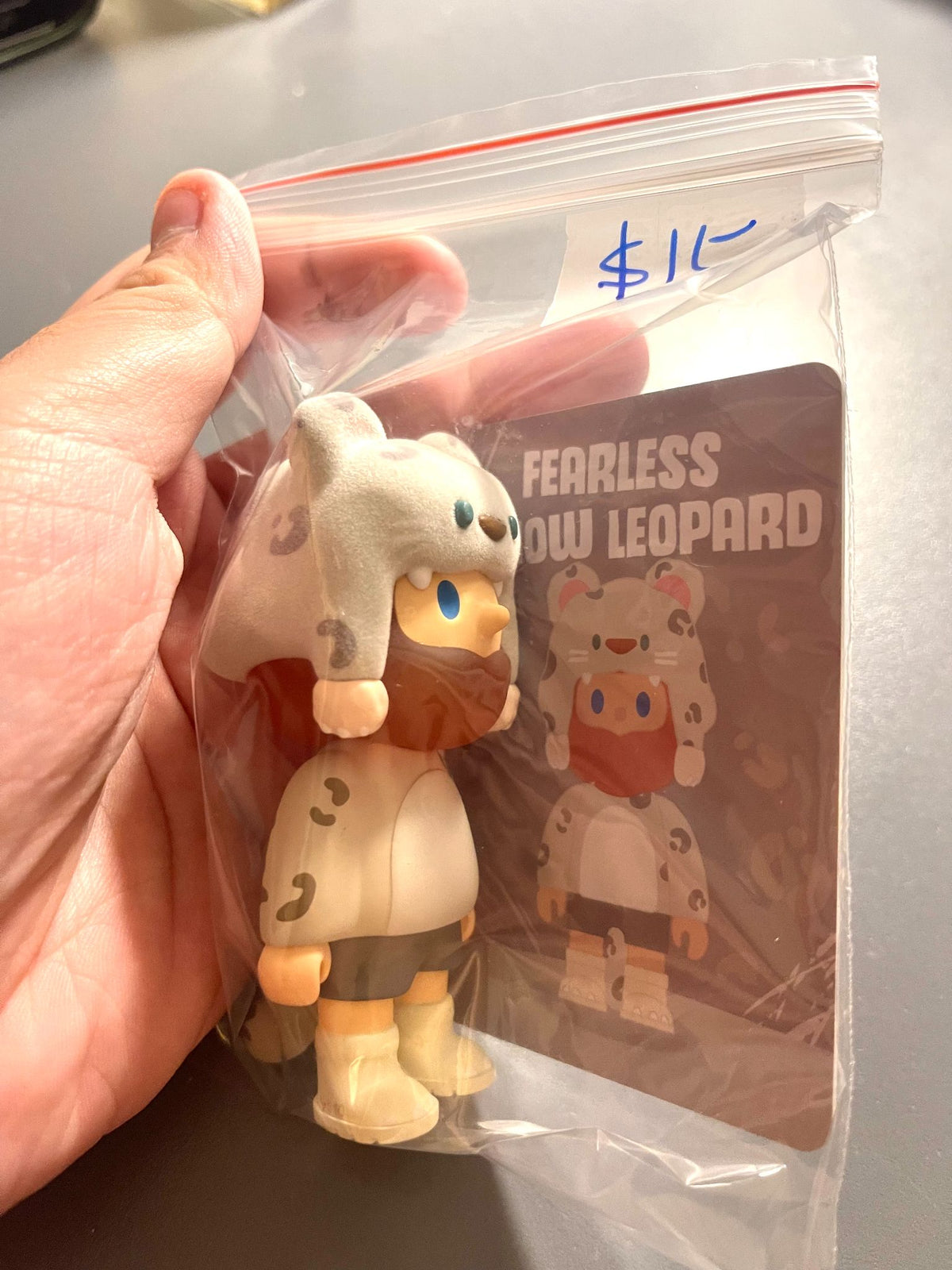 Fearless Snow Leopard - Farmer Bob 7 Animal Series By Finding Unicorn - 1