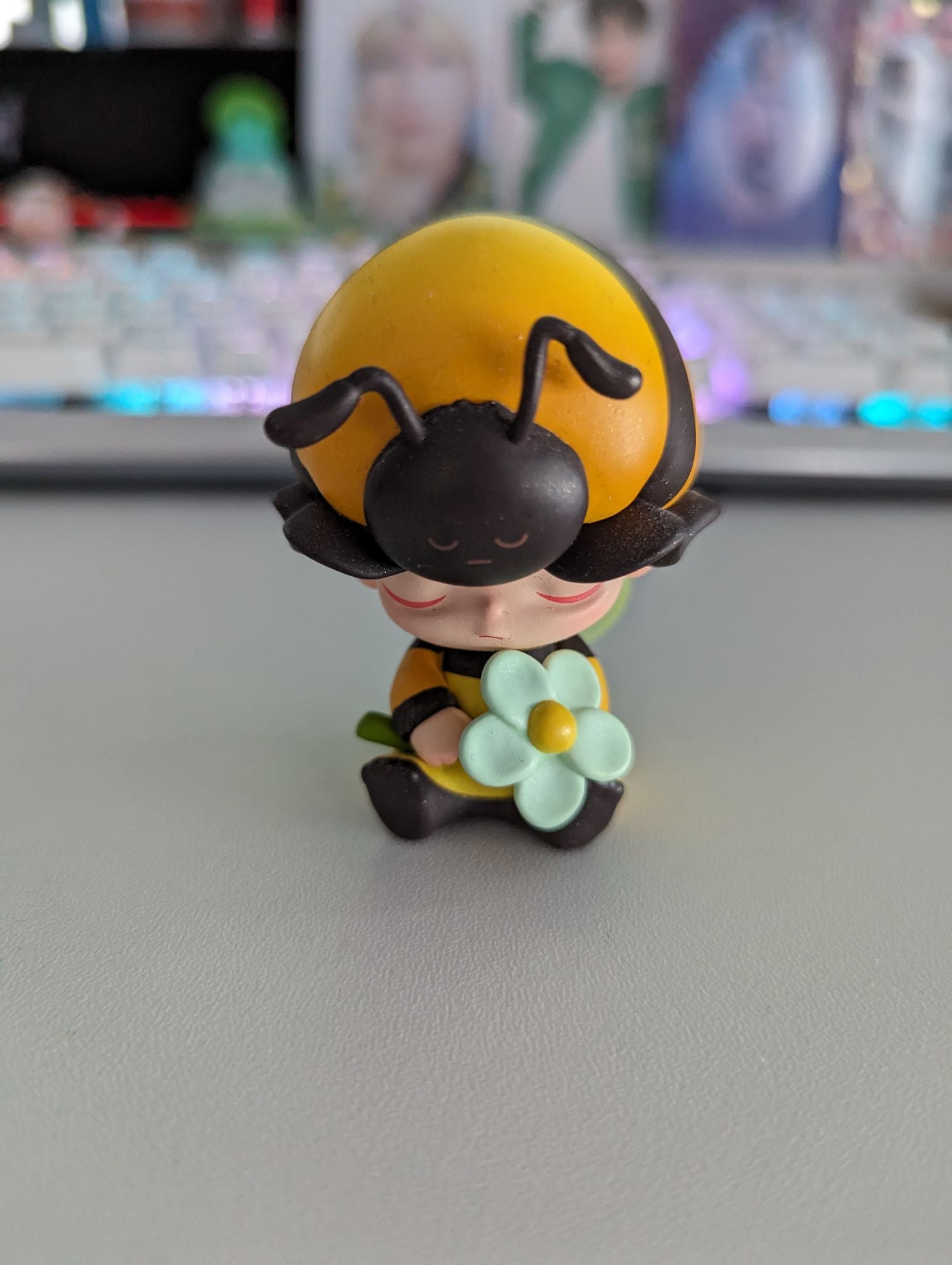 Little Bee - DIMOO Forest Night - POPMART - 1