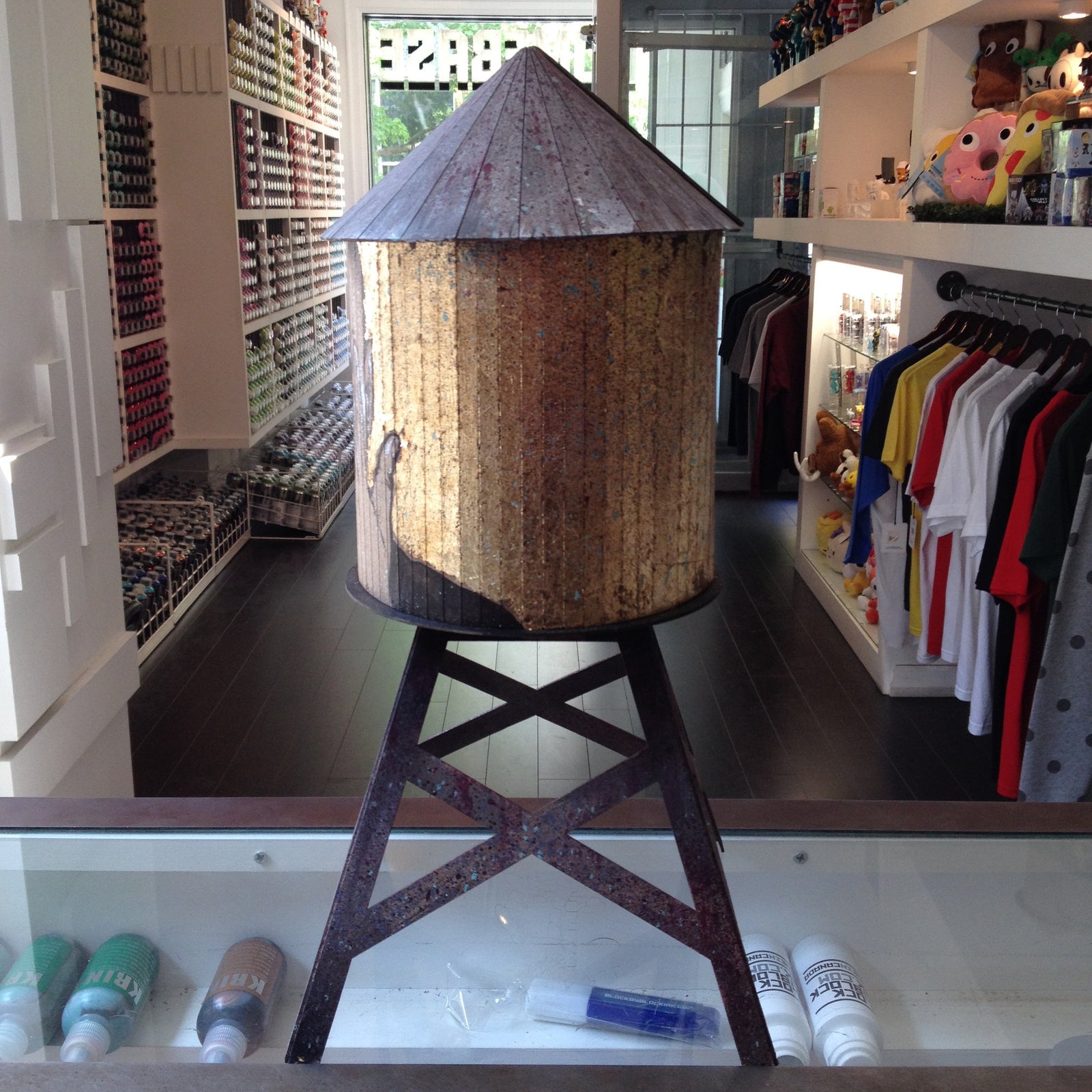 Kevin Ledo Custom Boundless Brooklyn Water Tower - Mindzai  - 4
