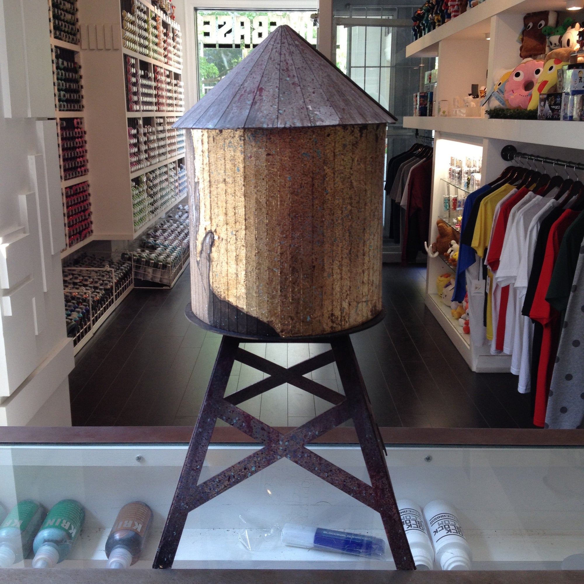 Kevin Ledo Custom Boundless Brooklyn Water Tower - Mindzai  - 4