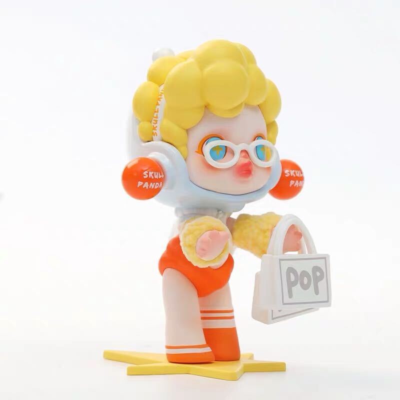 Shopaholic by SkullPanda x POP MART