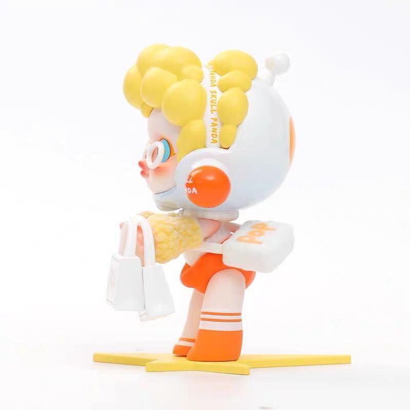 Shopaholic by SkullPanda x POP MART