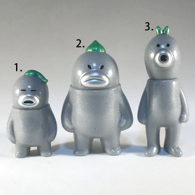 Are, Sore, Kore Soft Vinyl Guardians Alien Grey/Green Sofubi Toy by Hariken