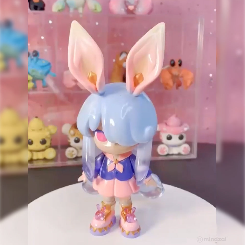 Niki: BingLingLing Resin Art Toy by Nannan x CJOY