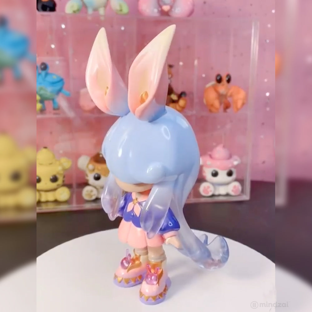 Niki: BingLingLing Resin Art Toy by Nannan x CJOY