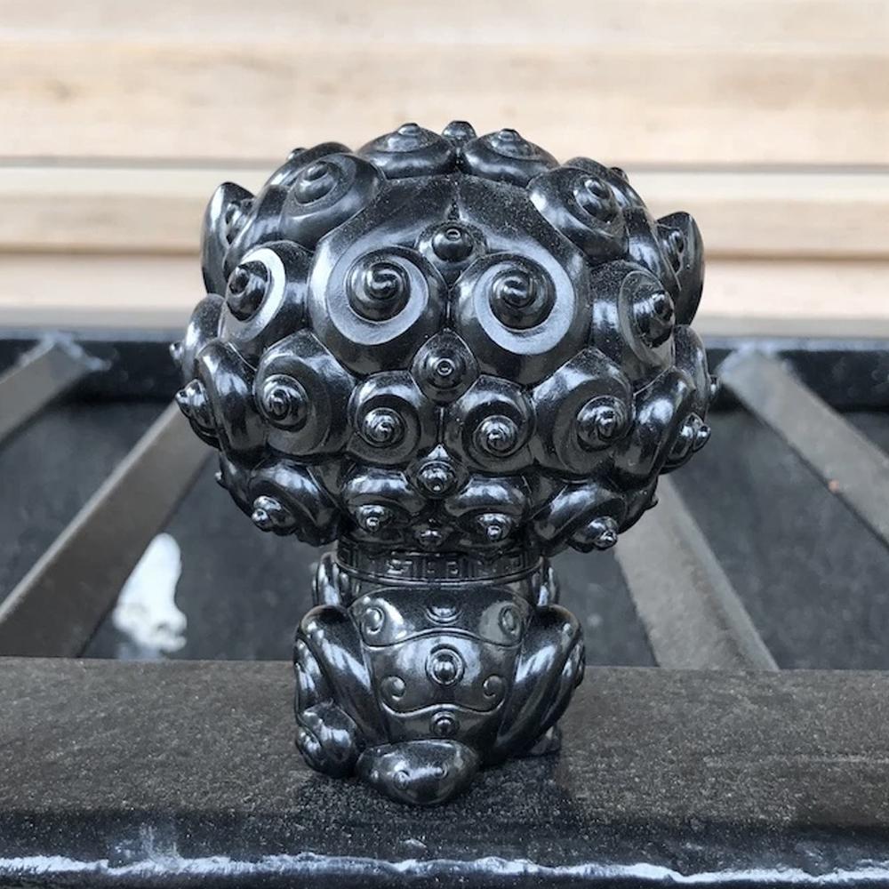 Shi-Shi the Tiny Guardian 4-inch Sofubi Vinyl Figure - Black Edition