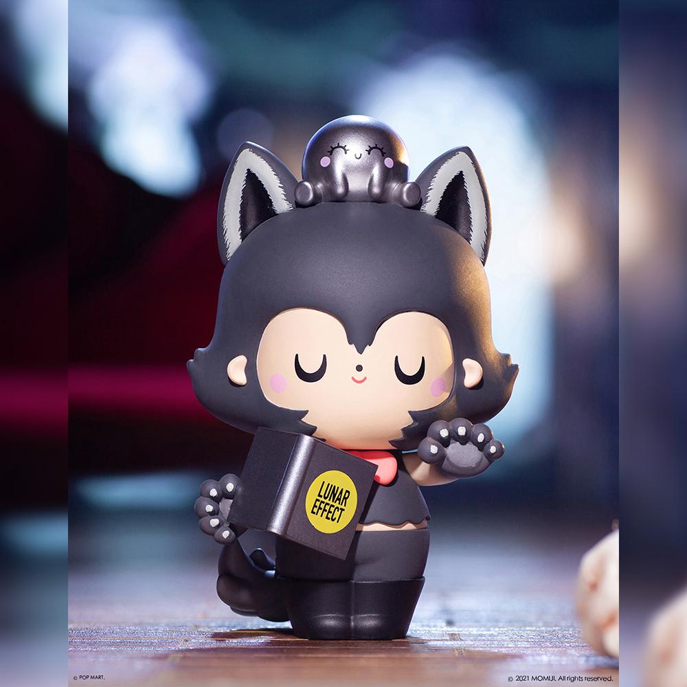 Momiji Book Shop Blind Box Series by POP MART