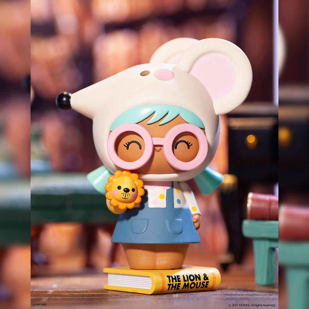 Momiji Book Shop Blind Box Series by POP MART