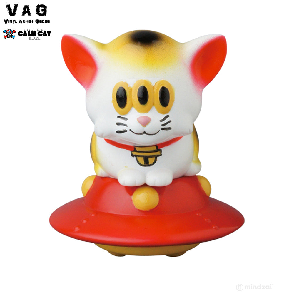 Calm Cat UFO by Art Junkie x Vinyl Artist Gacha (VAG) Series 17