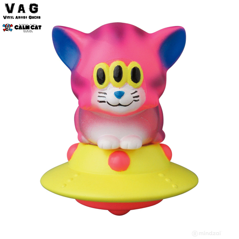 Calm Cat UFO by Art Junkie x Vinyl Artist Gacha (VAG) Series 17