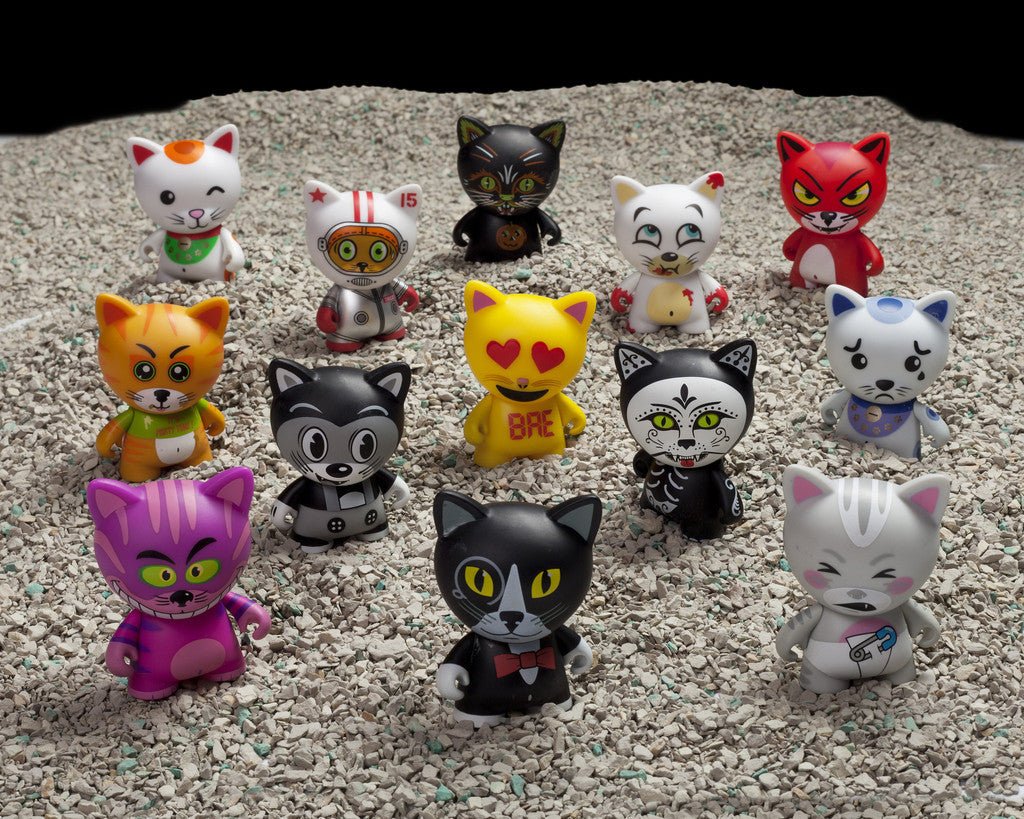 Shops mini toy cats