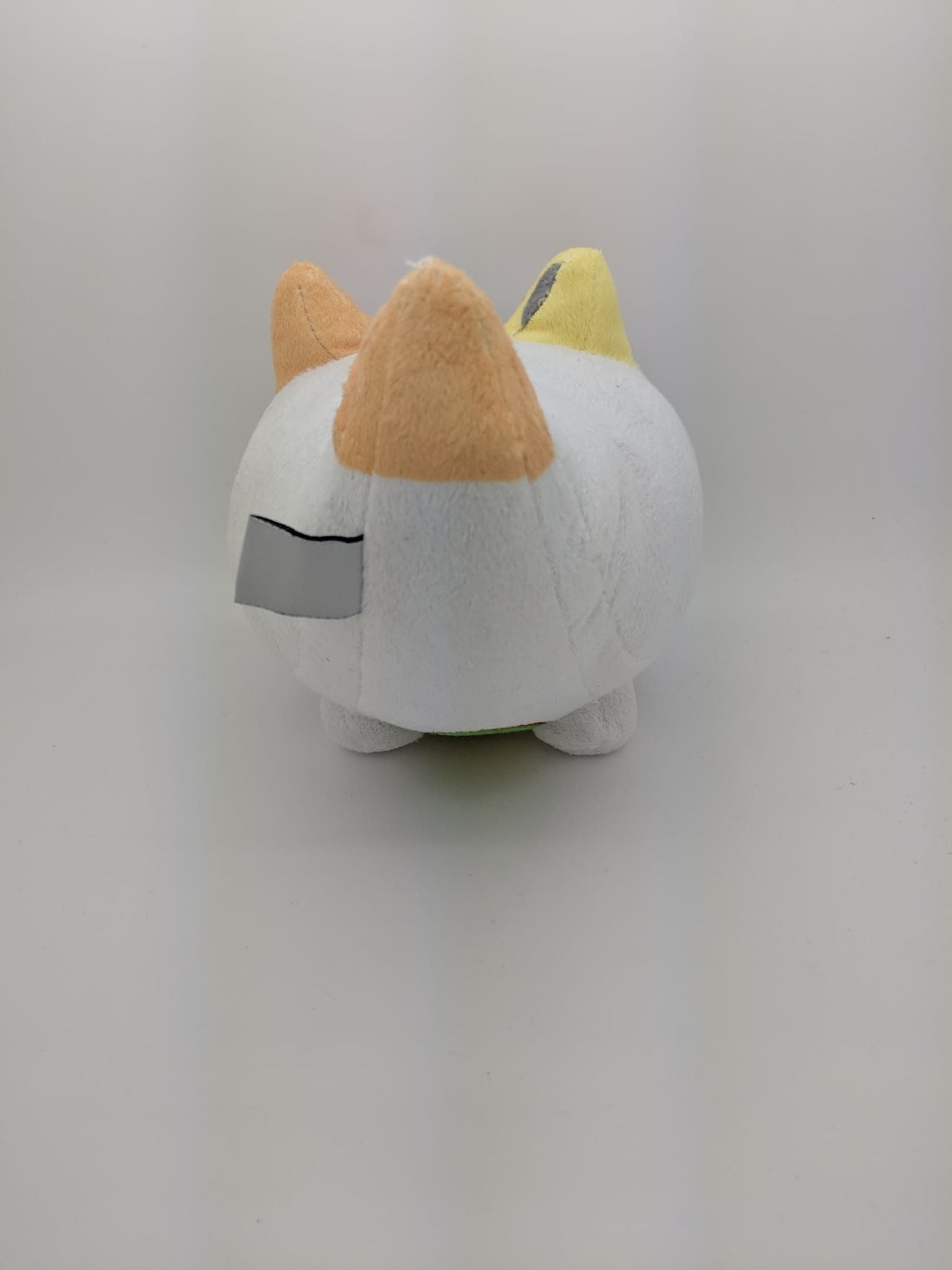 Kichizu Cat Plush by Mewzuno